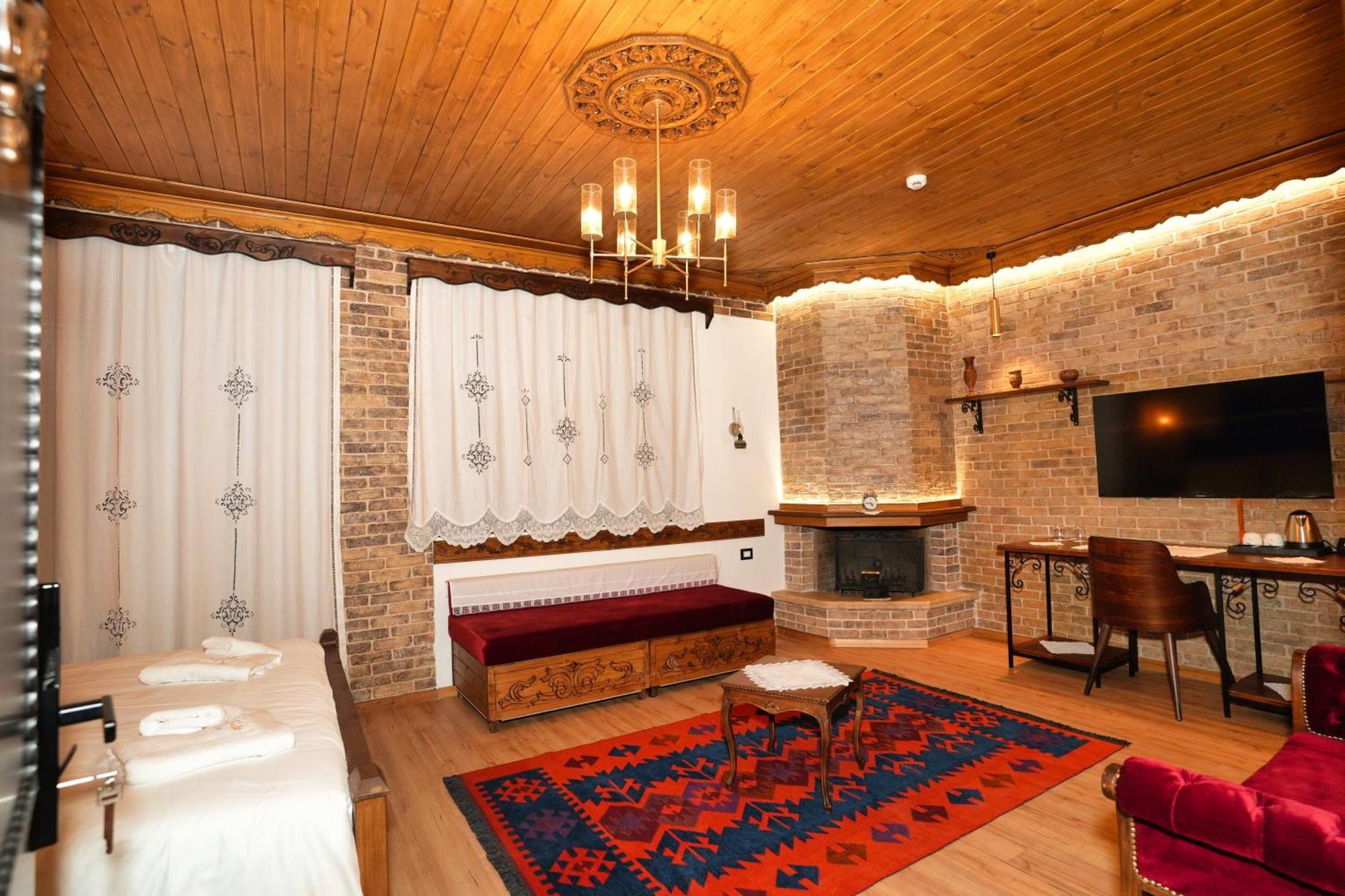 Street Hotel 4*